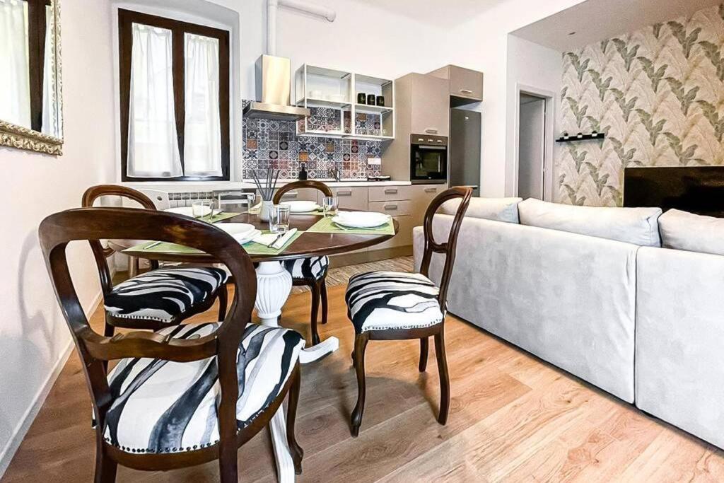 Luxury Stazione Centrale Elegante Loft Apartment Trieste Luaran gambar
